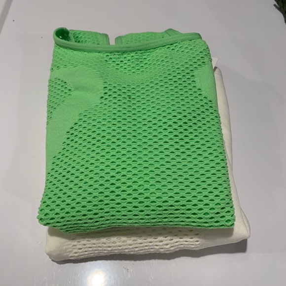 NWT Urban outfitter tank tops (2 in a bundle) Both Sz xs/s - Picture 5 of 10